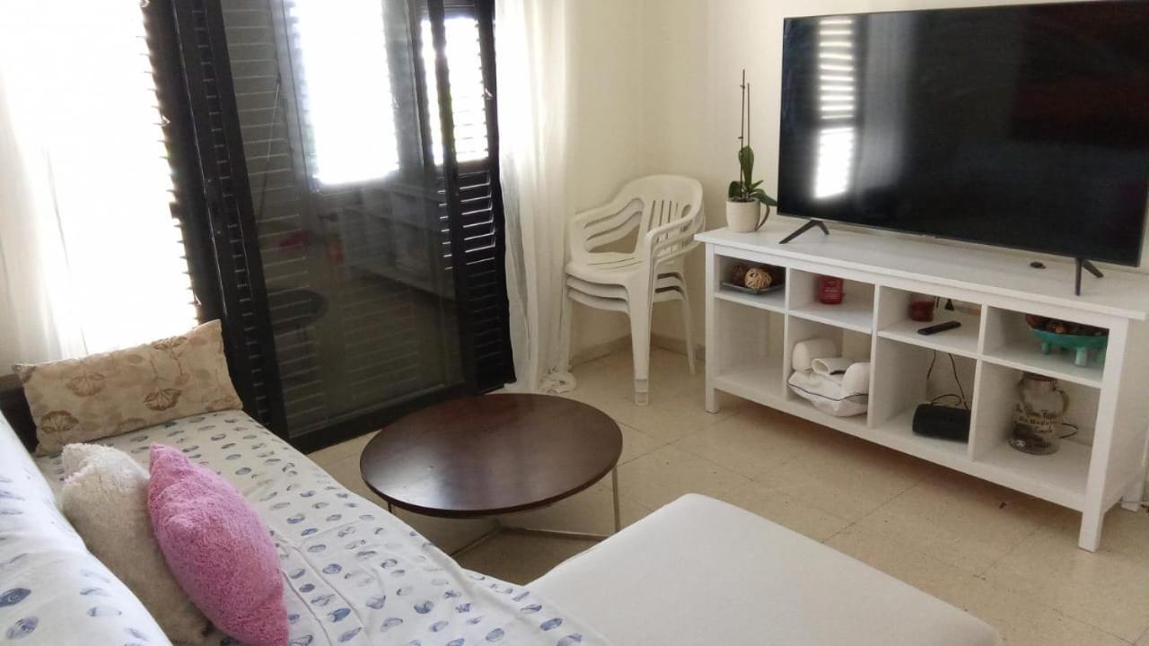 2 Bedroom Apartment In Makenzi Larnaca Exterior foto